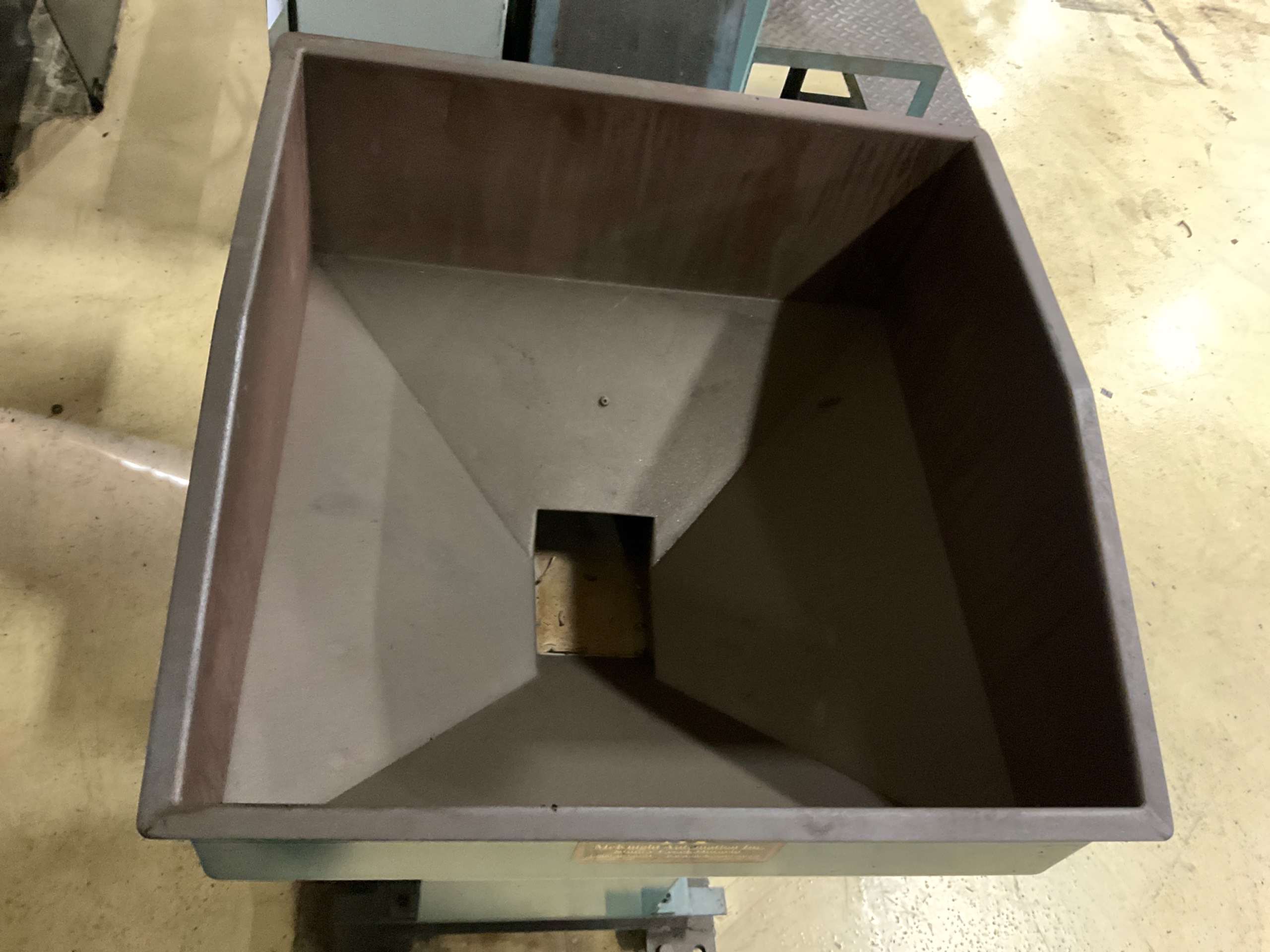 MCKNIGHT AUTOMATION HE 168 BELT CONVEYOR - undefined