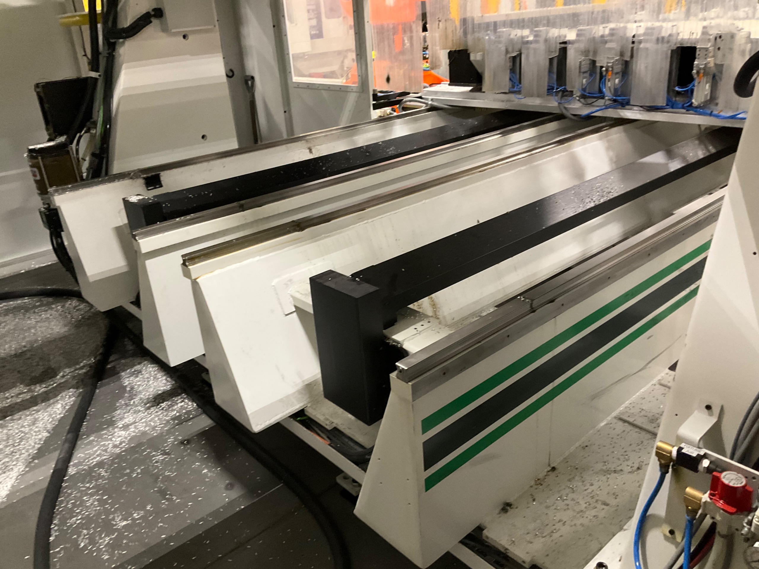 2022 C.R ONSRUD 98E18 CNC ROUTER - undefined