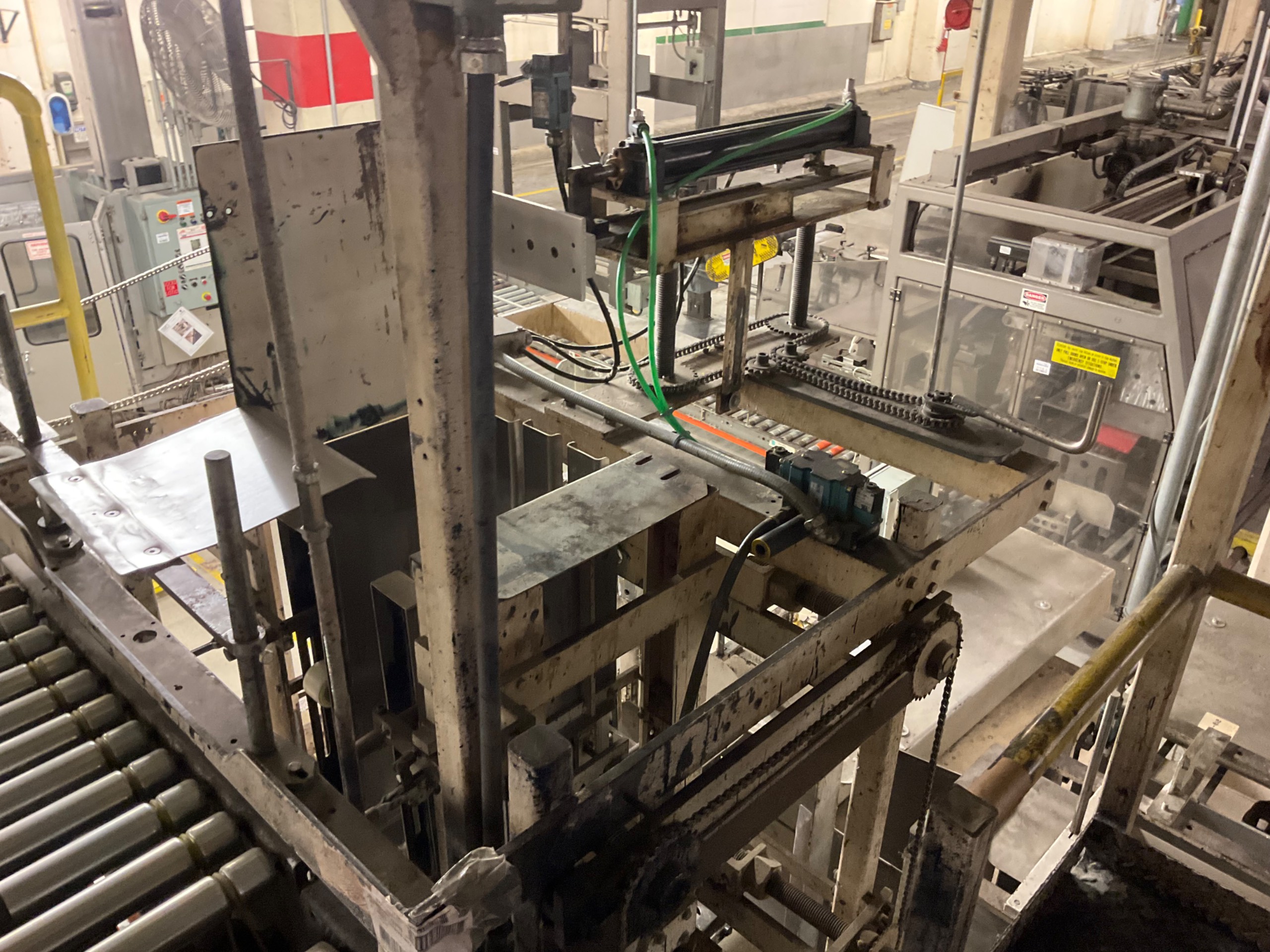 SURE-WAY R 300LCG CASE ERECTOR - undefined