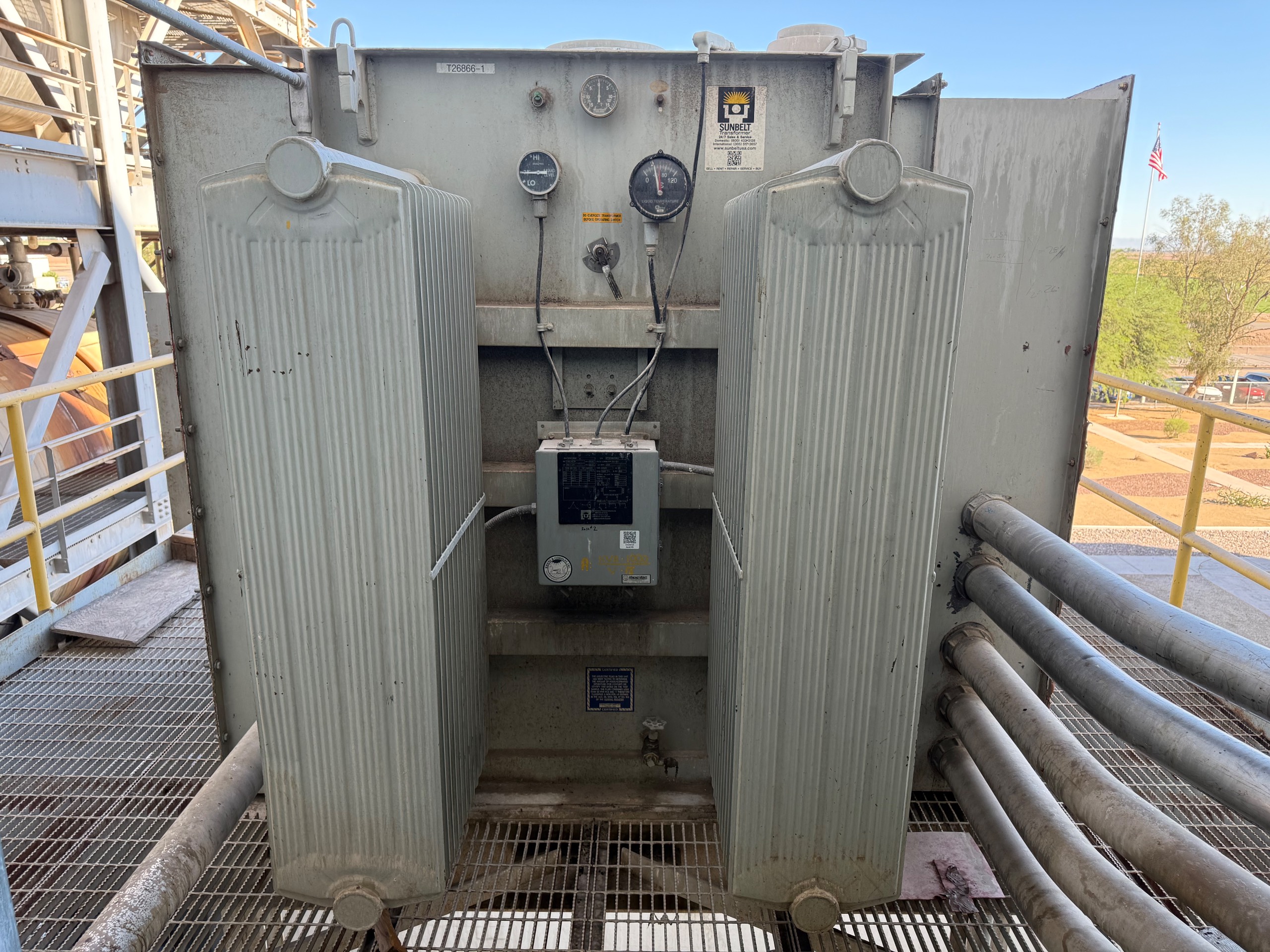 SUNBELT 2240 KVA OIL FILLED TRANSFORMER WITH SWITCHBOARD DISCONNECT - undefined