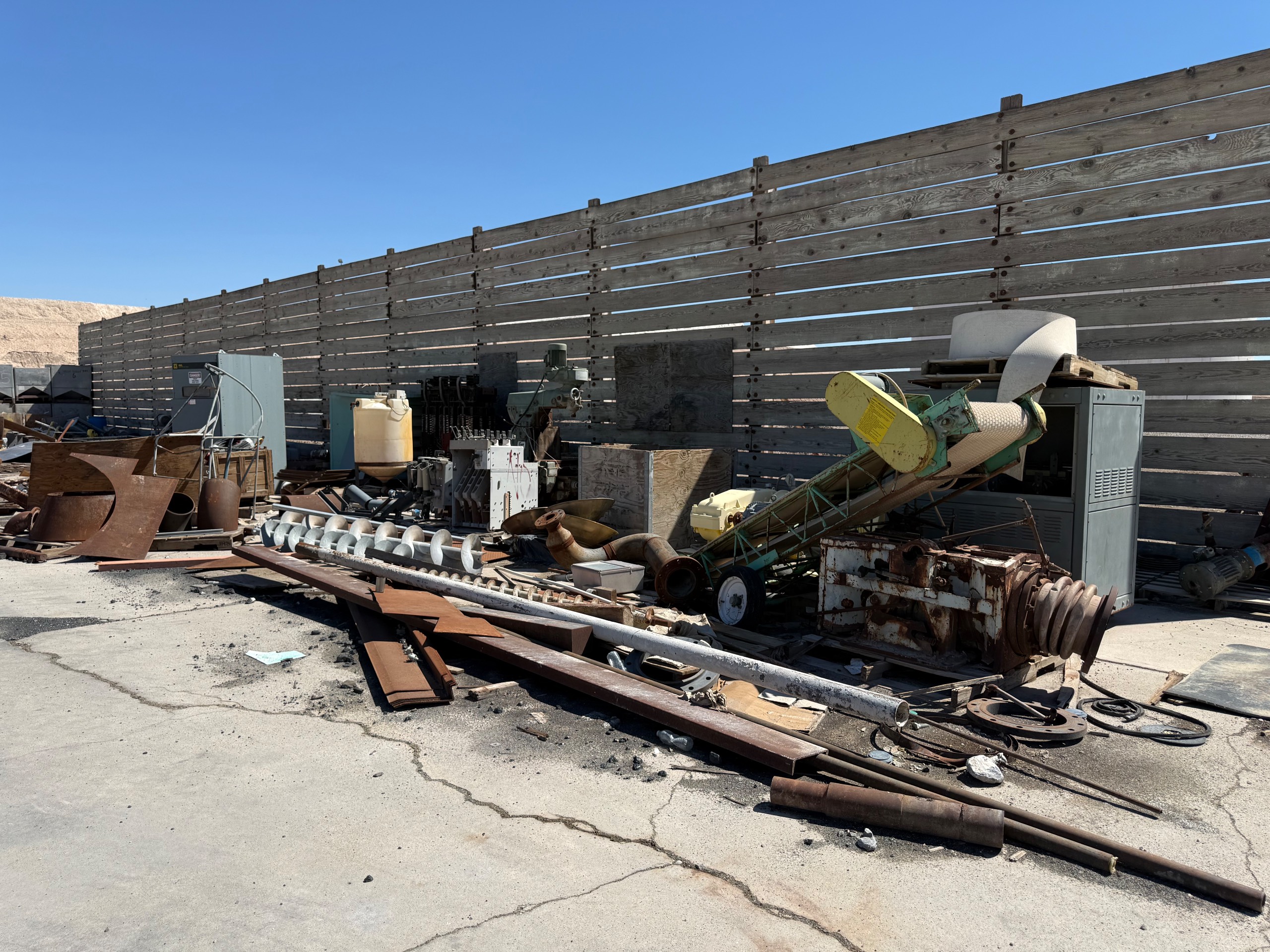 BULK QTY MISCELLANEOUS INDUSTRIAL PARTS - undefined