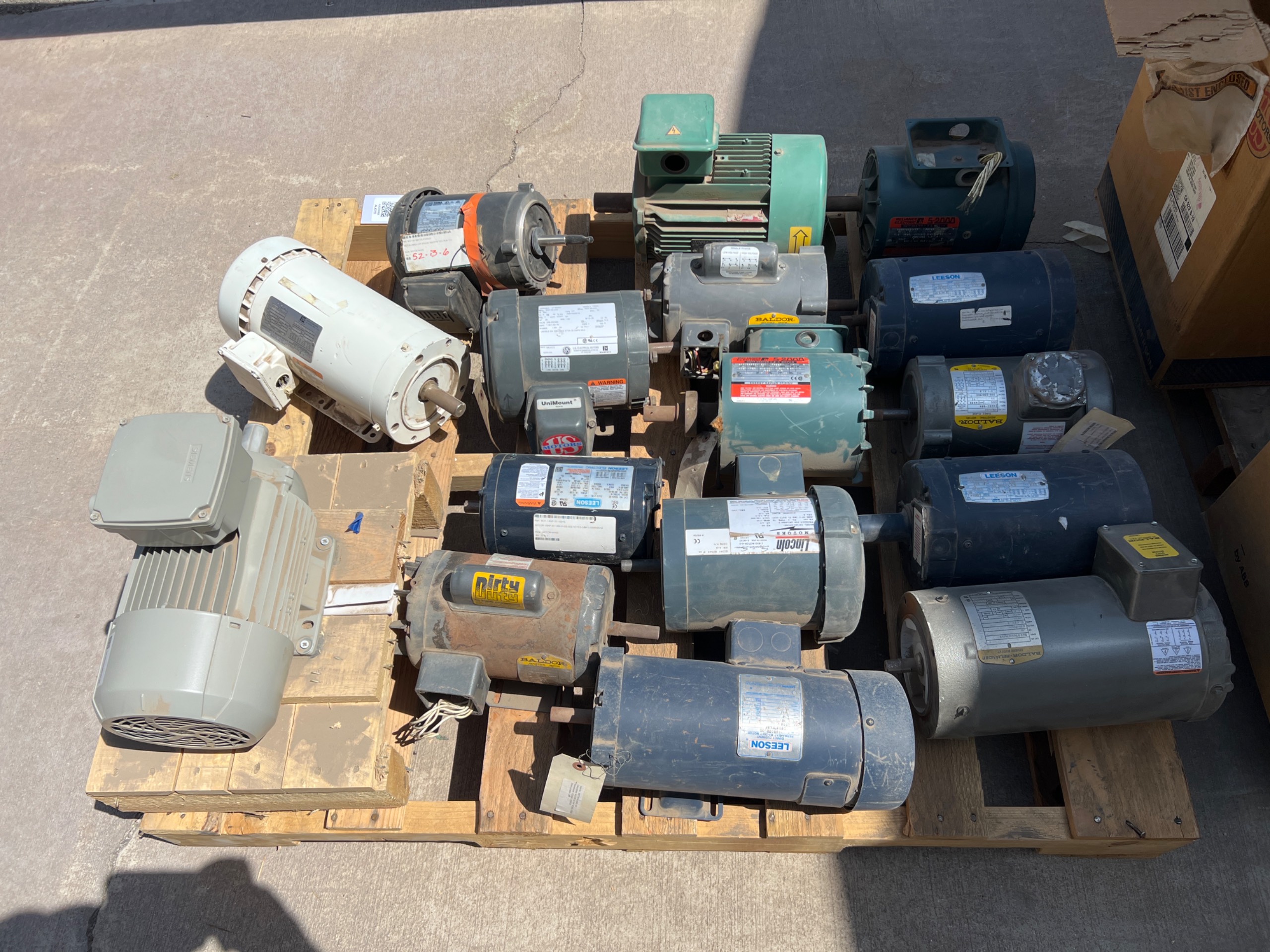QTY 16: ELECTRIC MOTORS - undefined