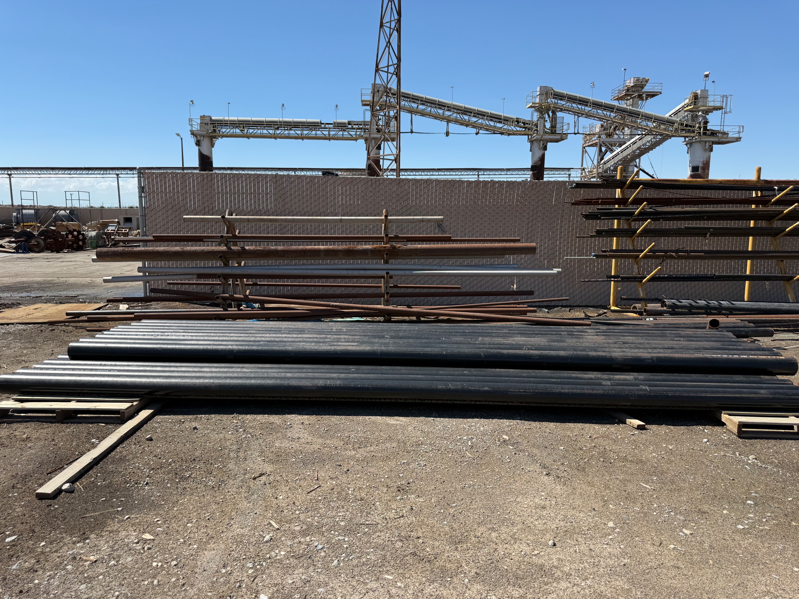 BULK QTY OF STEEL PIPES - undefined