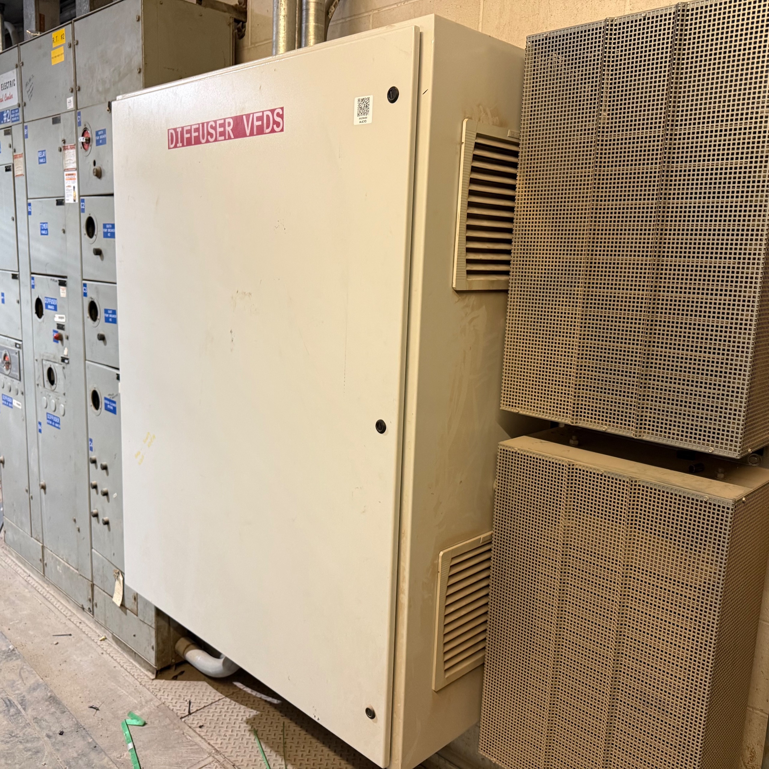 QTY 2: SEW-EURODRIVE MDX60A1100-503-4-00 DIFFUSER VFDS - undefined