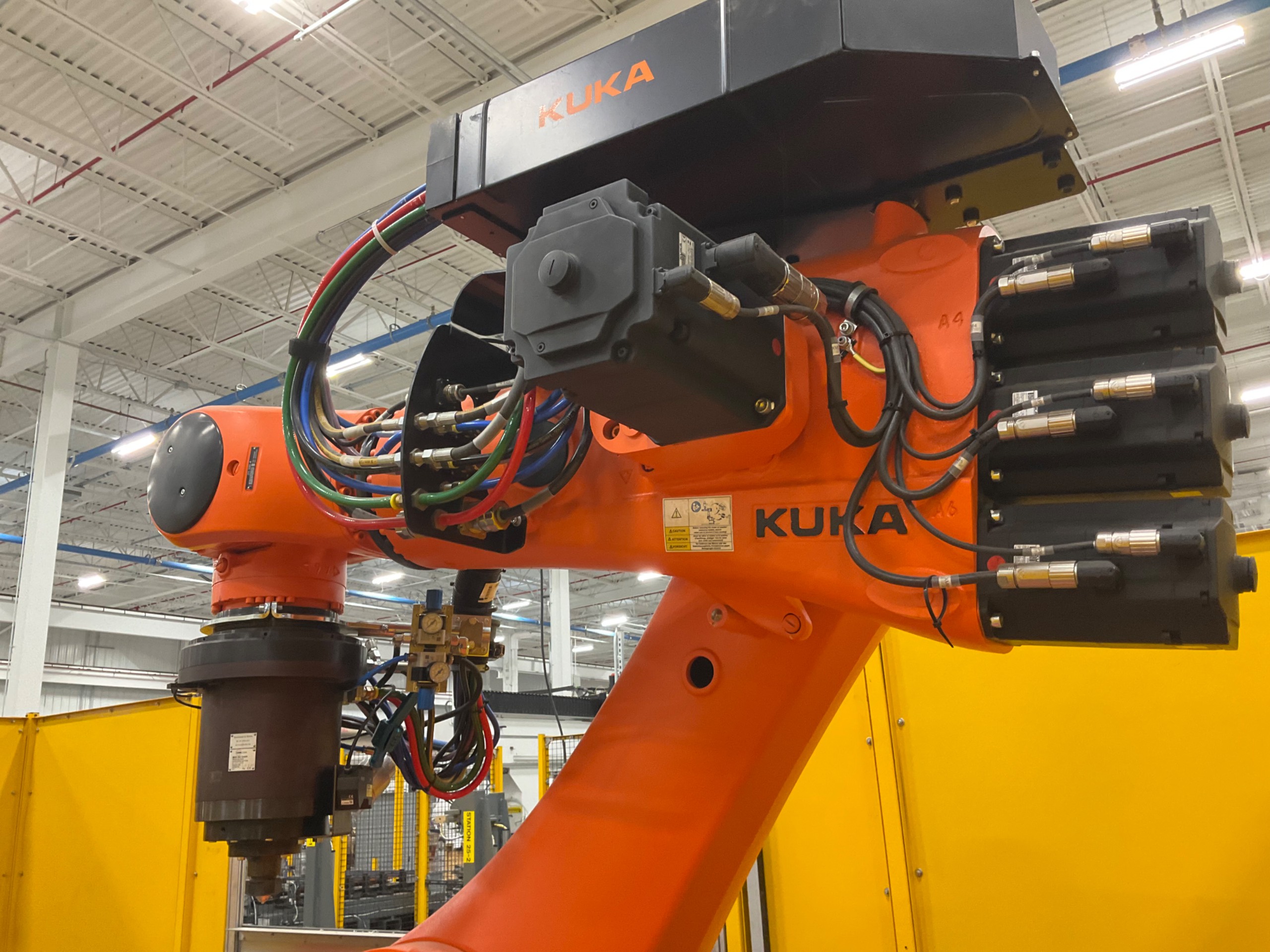 2021 KUKA KR 500 R2830 ROBOT & CONTROLLER ASSEMBLY - undefined