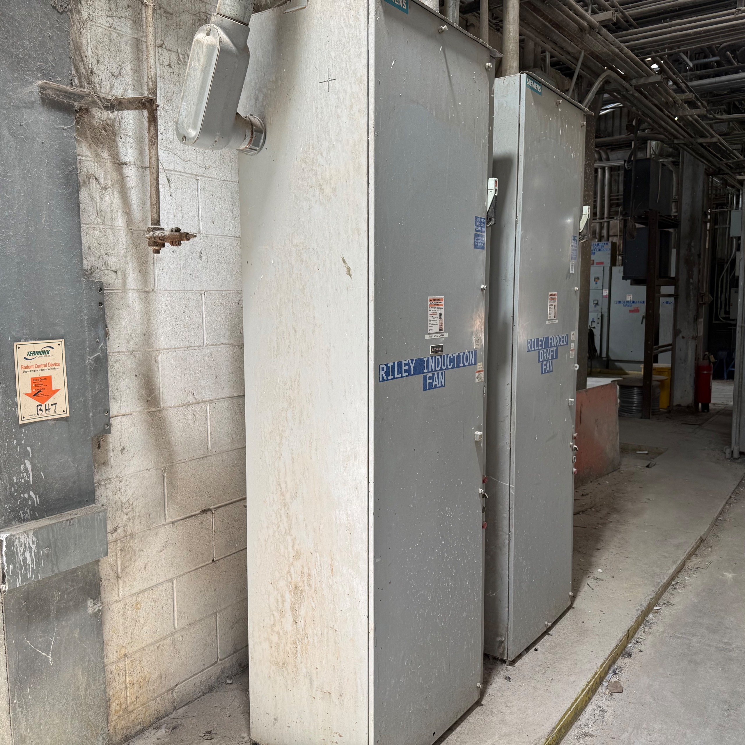 BULKY QTY 2: SIEMENS CONTROL CABINETS - undefined