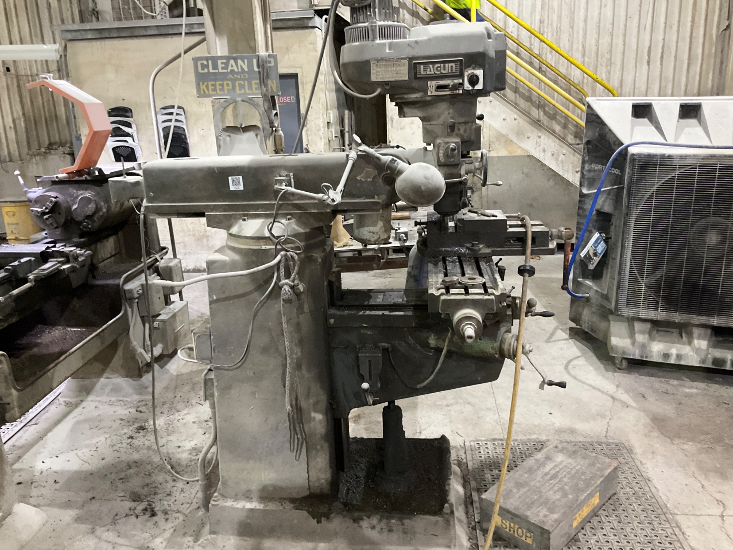 LAGUN FTV-2S VERTICAL MILLING MACHINE - undefined