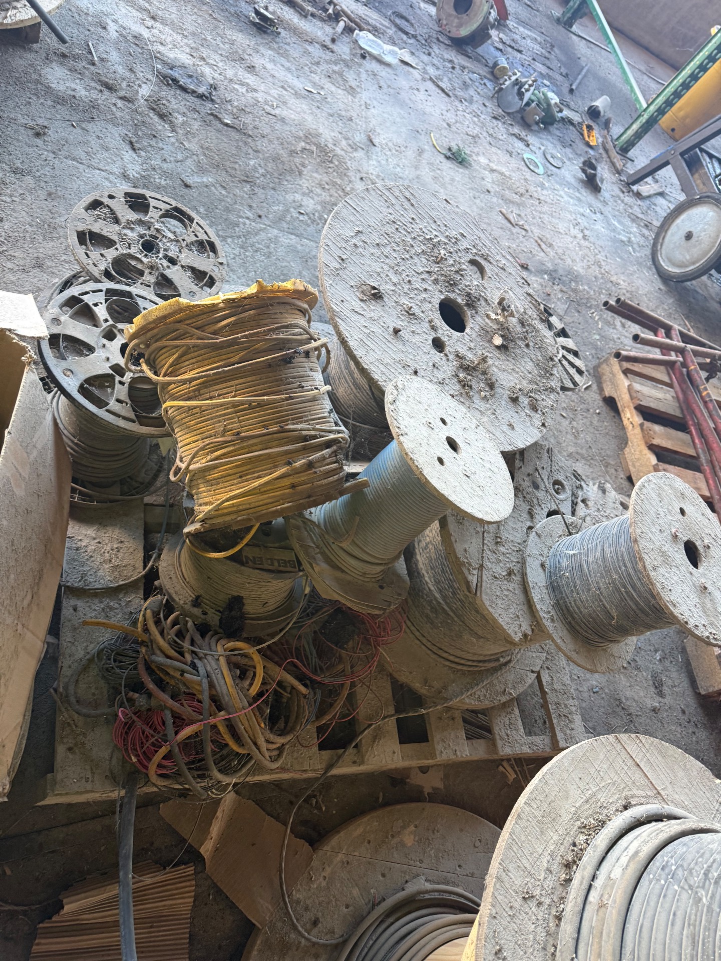 BULK QTY OF WIRE - undefined