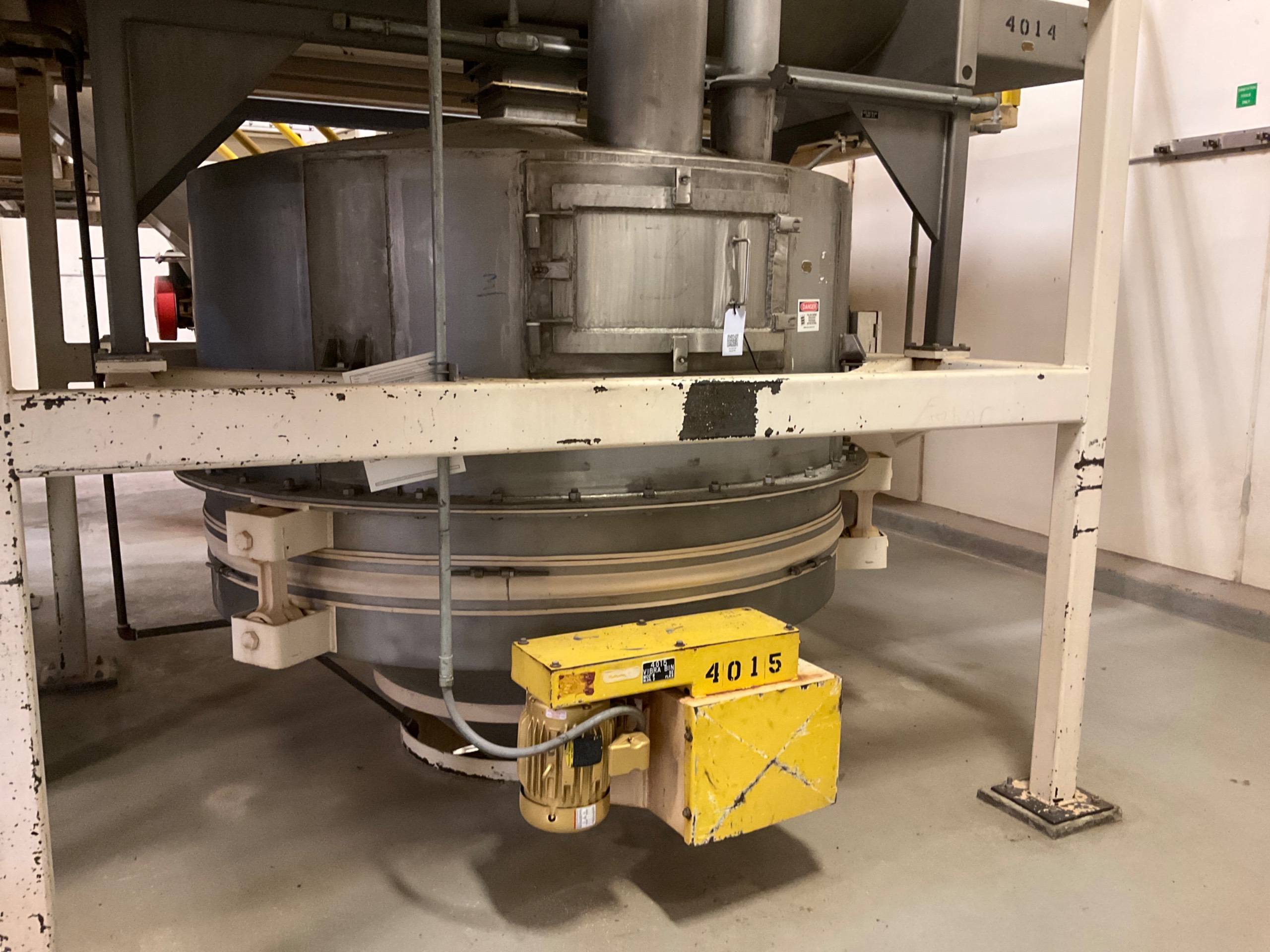 2001 CARRIER BD7 VIBRATORY STORAGE TANK - undefined