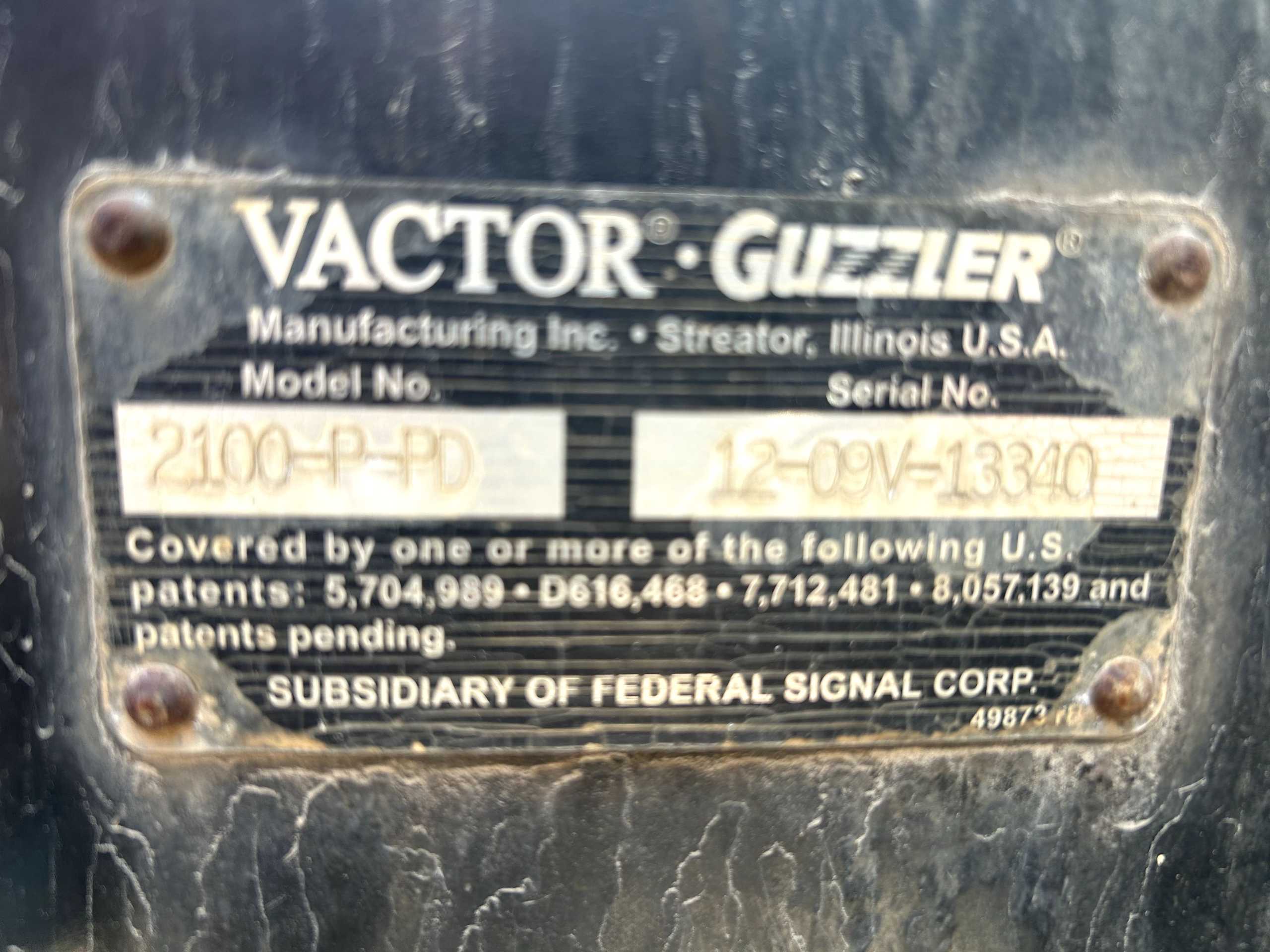 2012 FREIGHTLINER & VACTOR MFG 114SD VACTOR 2100 HYDRO EXCAVATOR TRUCK - undefined