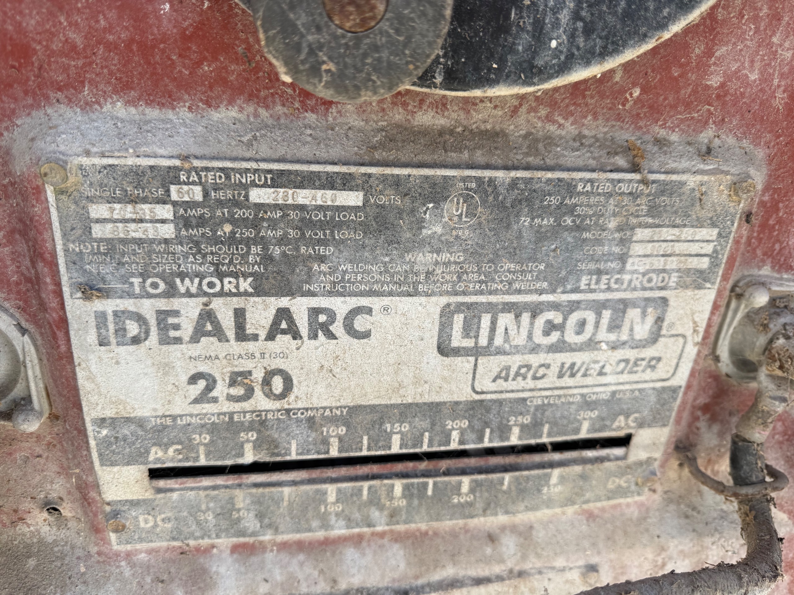 LINCOLN IDEALARC 250 ARC WELDER - undefined