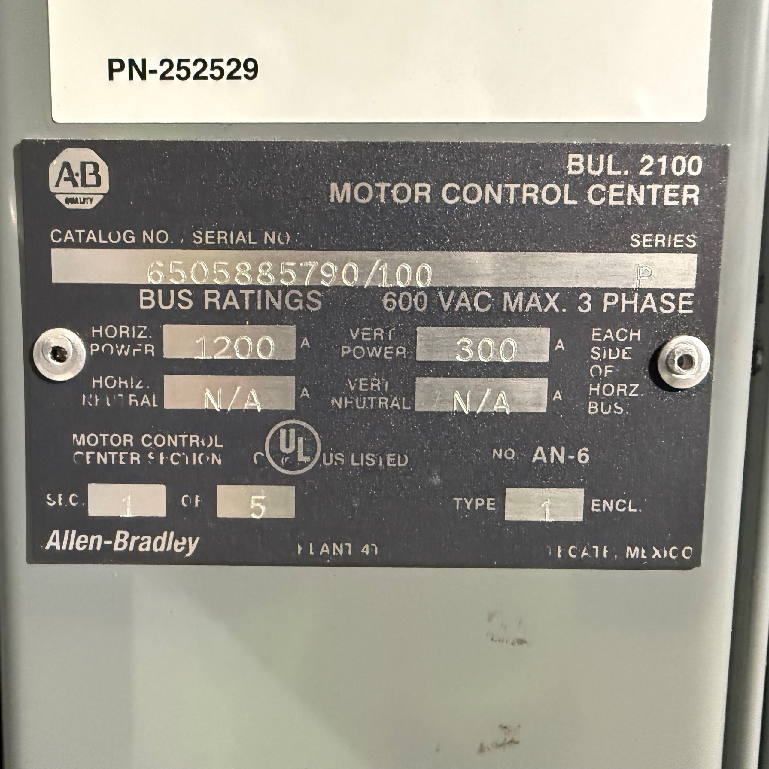 ALLEN BRADLEY CENTERLINE 2100 MOTOR CONTROL CENTER, 5 SECTIONS - undefined