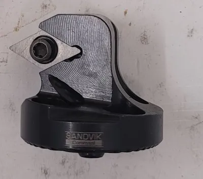 SANDVIK COROMANT 570-SDXCL-32-11 COROTURN 107 HEAD FOR TURNING - undefined