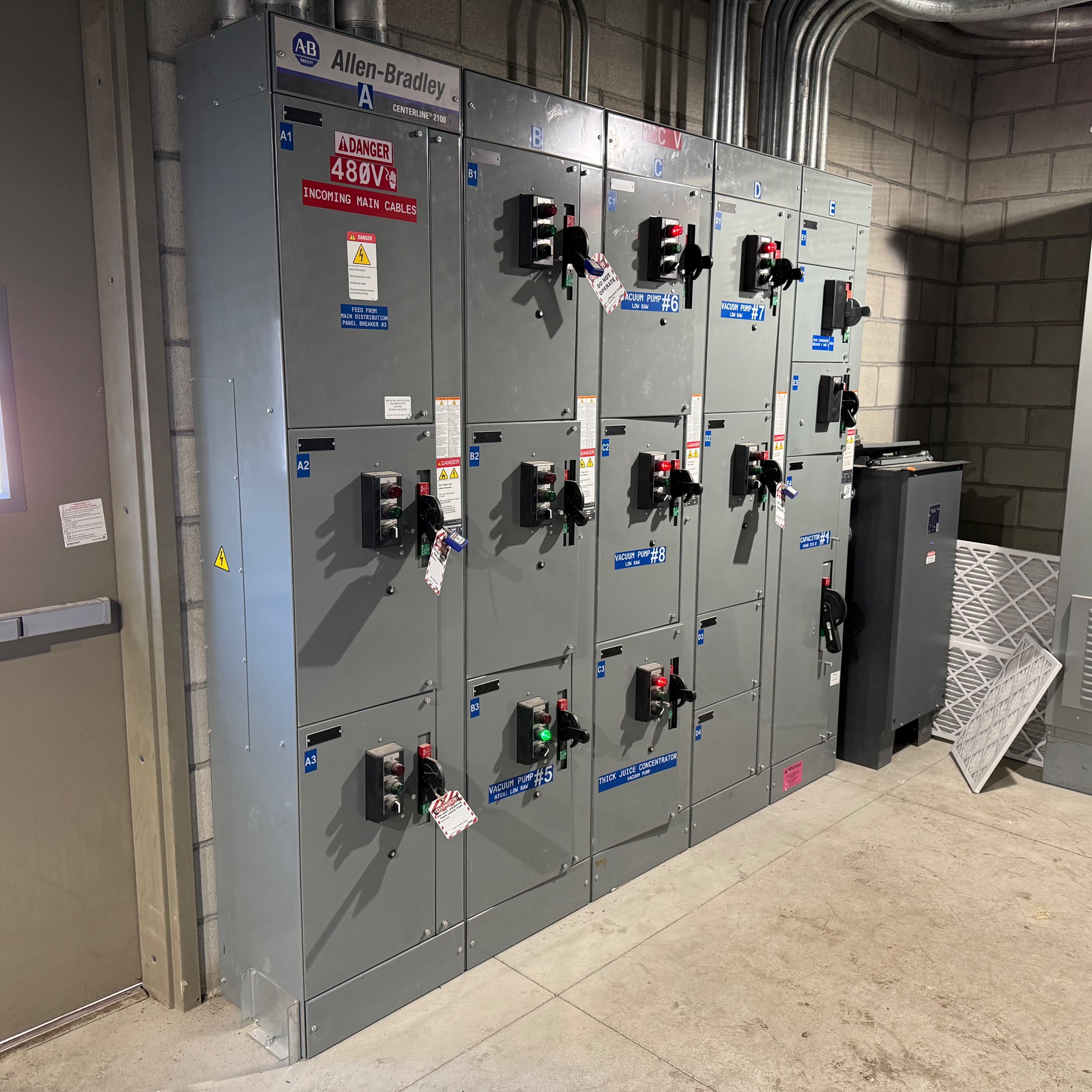 ALLEN BRADLEY CENTERLINE 2100 MOTOR CONTROL CENTER, 5 SECTIONS - undefined