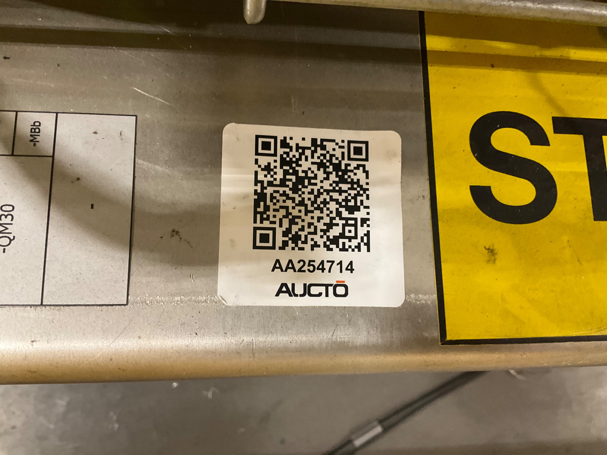 ROBOTIC CLAMPING FIXTURE TABLE - undefined