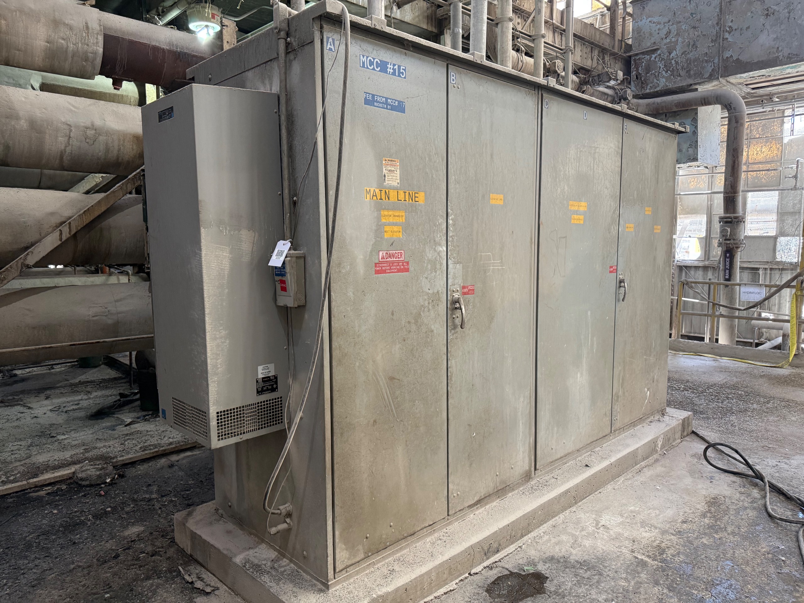 BULK QTY OF ALLEN BRADLEY 2100 CENTERLINE MCC, 10 SECTIONS - undefined