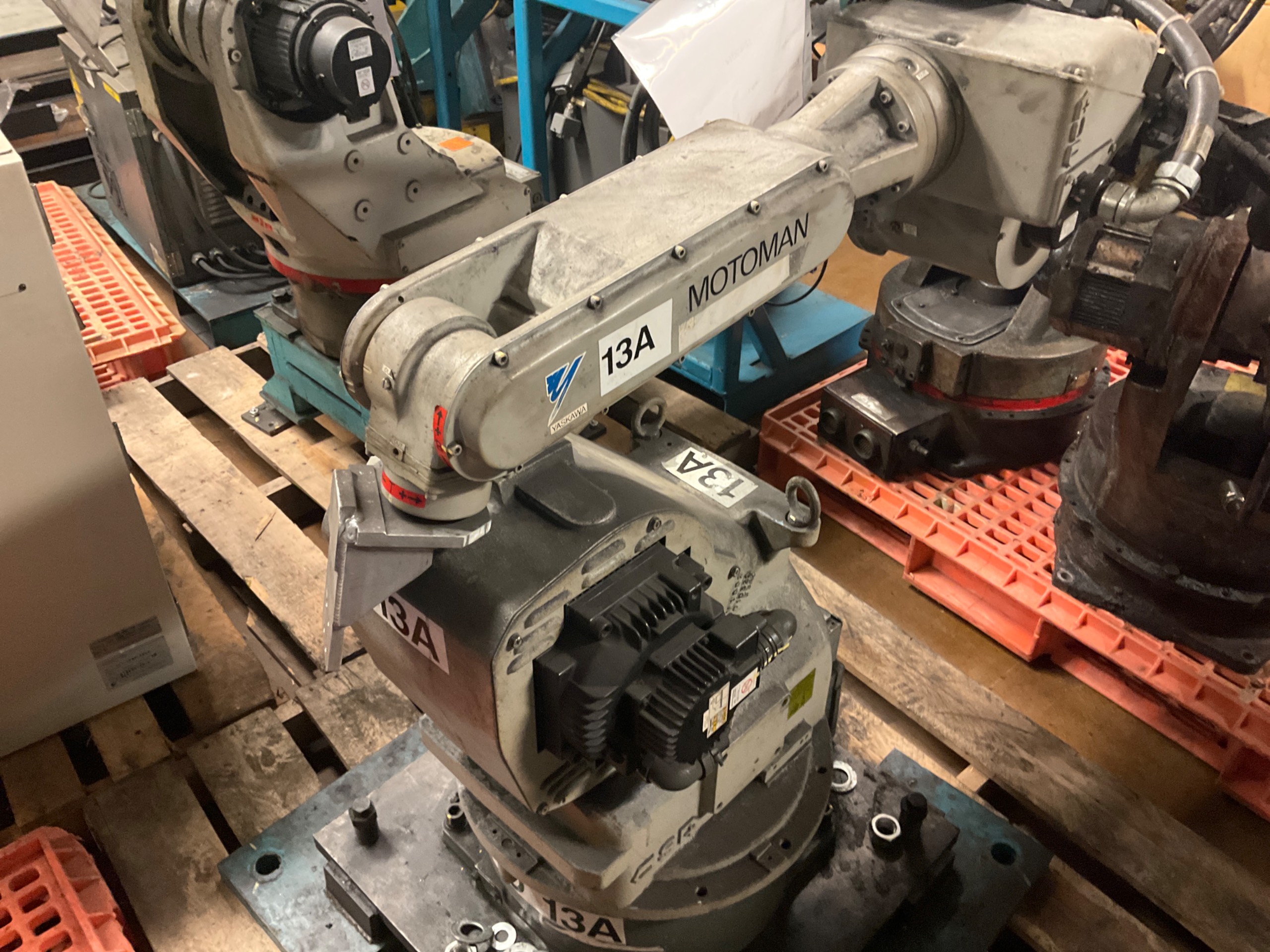 YASKAWA MOTOMAN-UP20 ARTICULATED ROBOT - undefined
