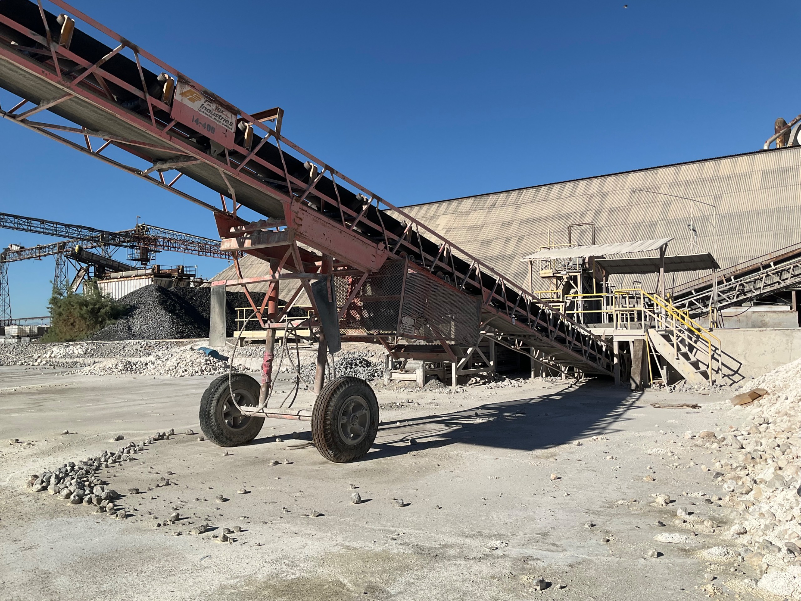MOBILE STACKING BELT CONVEYOR - undefined