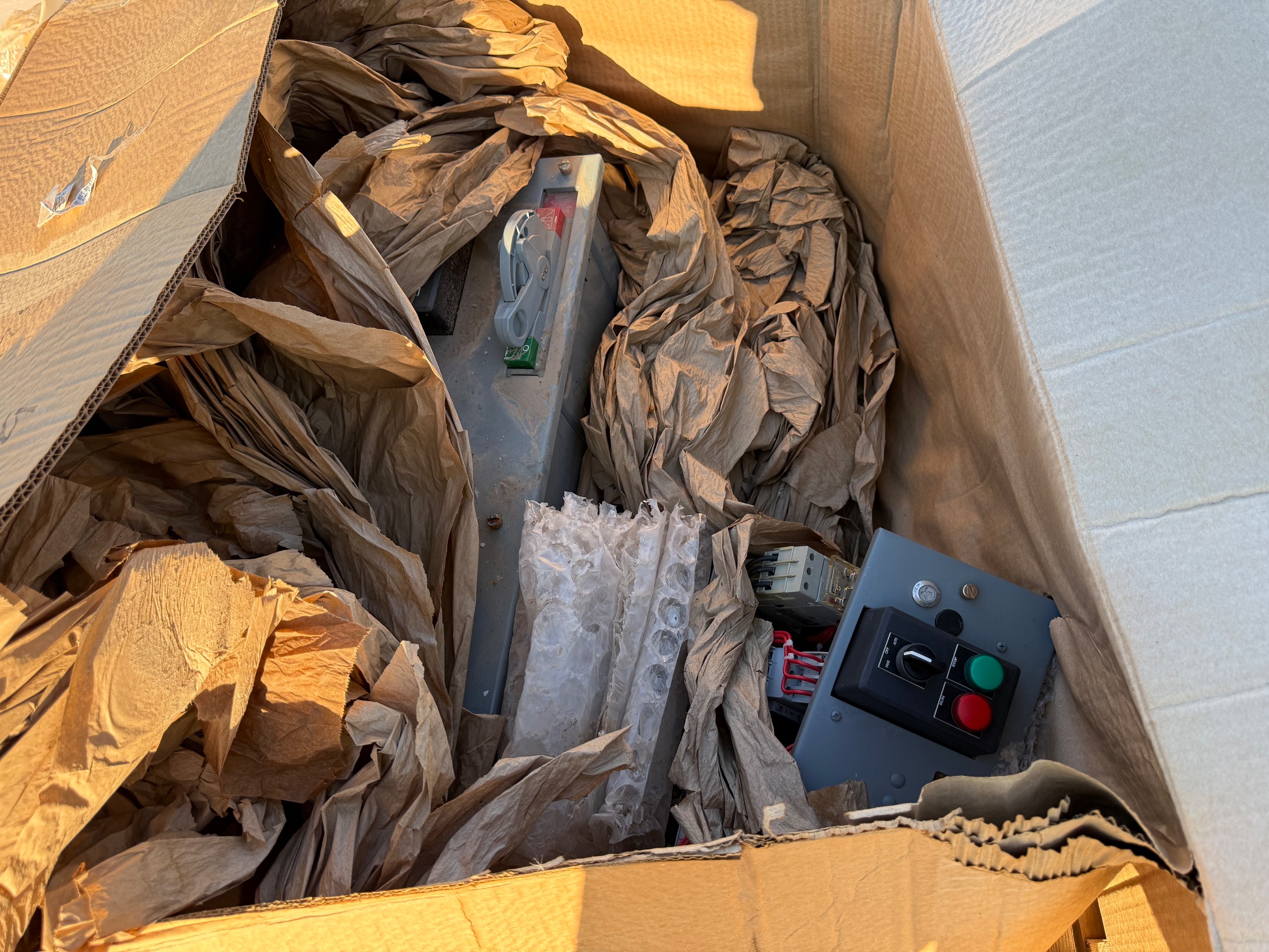 BULK QTY OF INDUSTRIAL PARTS - undefined