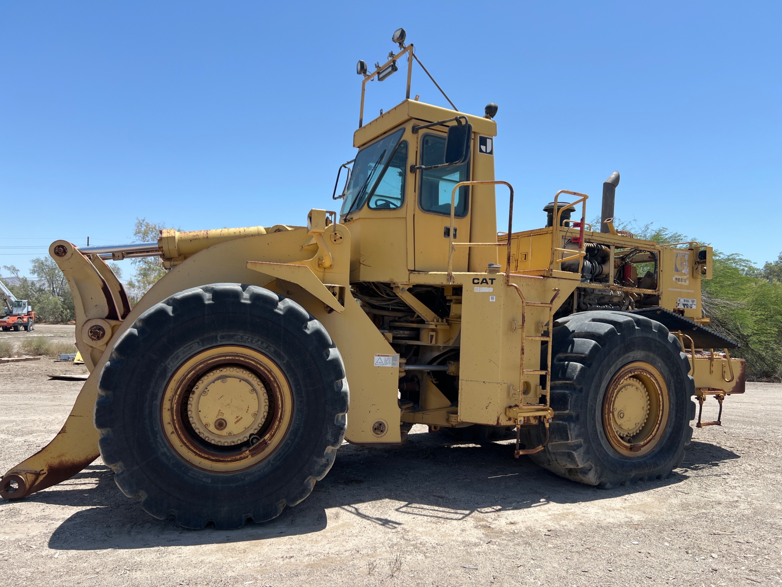 CATERPILLAR 988B WHEEL LOADER - undefined
