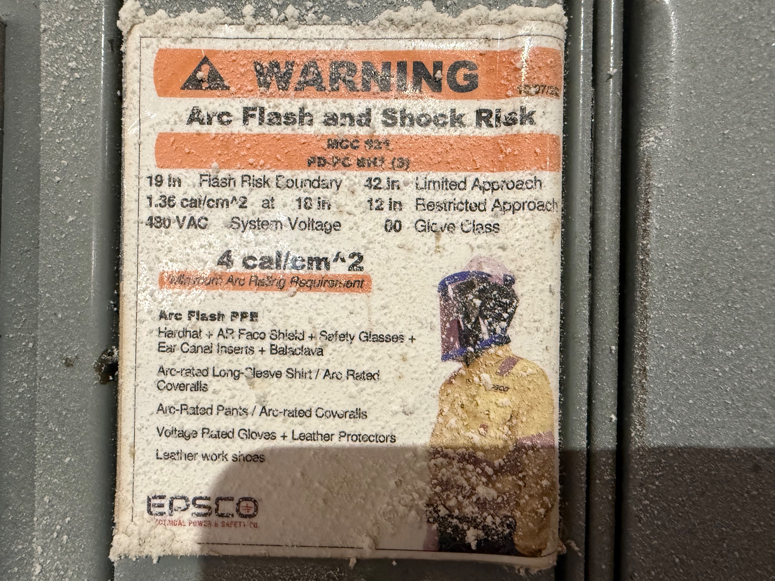 ALLEN-BRADLEY CENTERLINE 2100 MOTOR CONTROL CENTER, 5 SECTIONS, 22 STARTERS - undefined