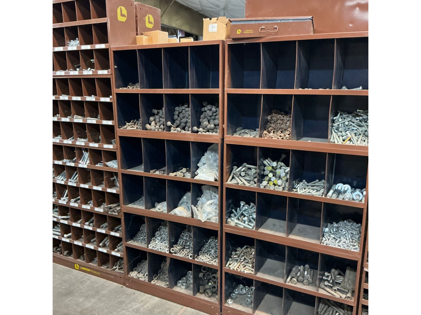 BULK QTY OF INDUSTRIAL FASTENERS - undefined