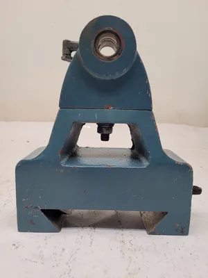 BRIDGEPORT OUTBOARD HORIZONTAL MILLING SUPPORT RIGHT ANGLE 8.25" L X 9.75" H X 3" W - undefined