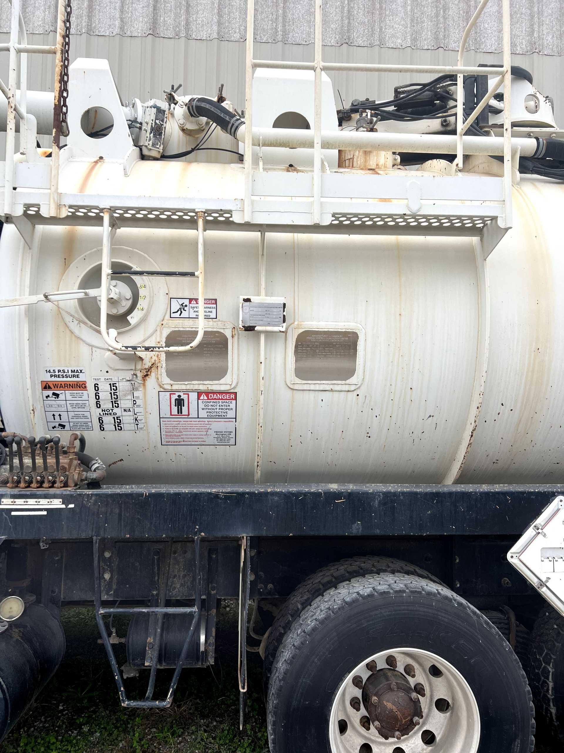 2013 PRESVAC DOT 412 INDUSTRIAL VACUUM TRUCK - MACK - undefined