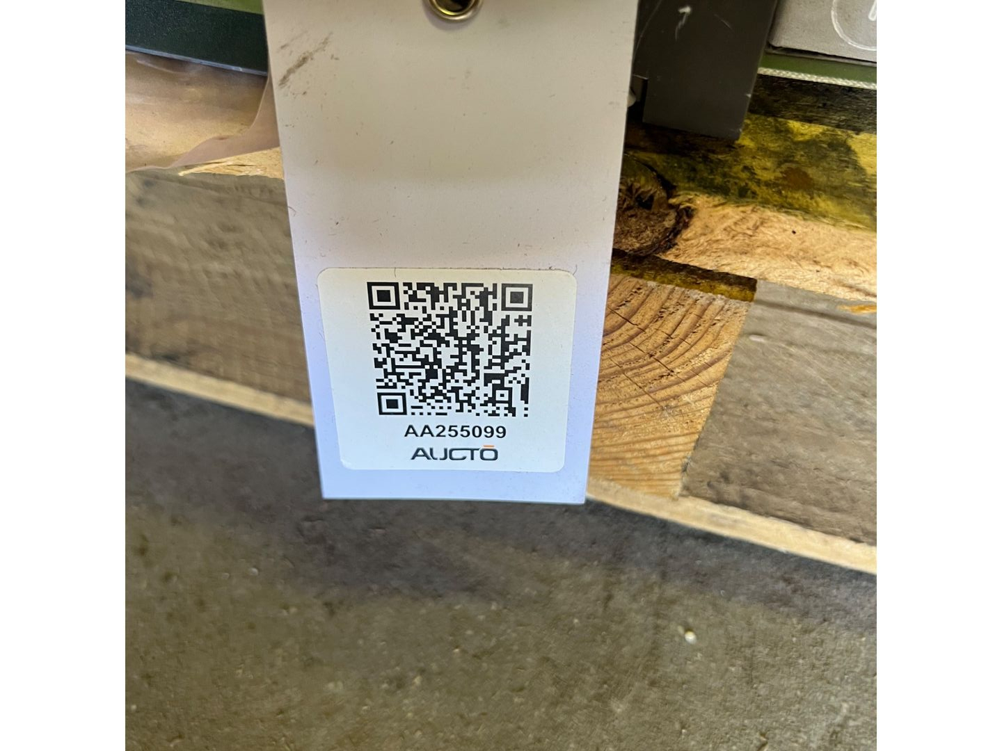 BULK QTY OF ELECTRICAL PARTS - undefined