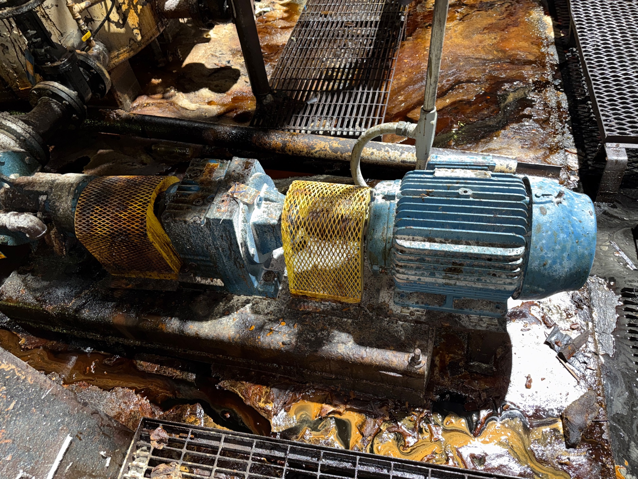 SUMMIT VV40QSPK-CB-1NS PUMP & 25 HP MOTOR ASSEMBLY - undefined