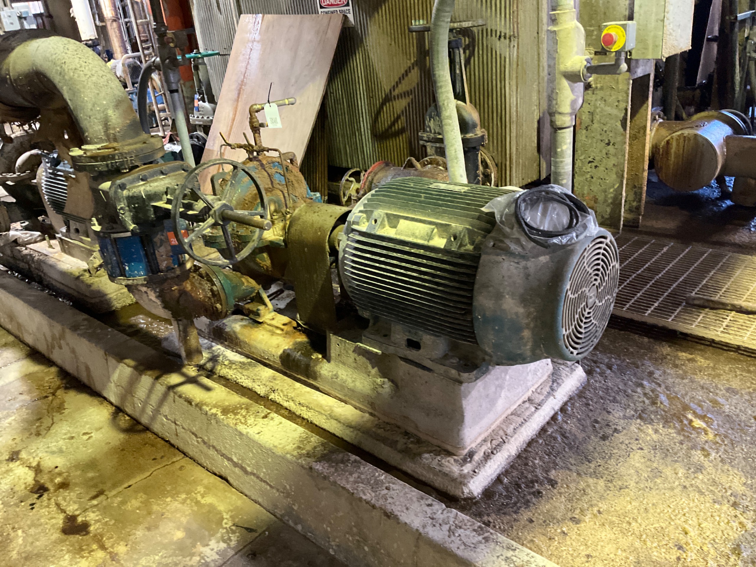 GOULDS PUMP & 100HP MOTOR ASSEMBLY - undefined