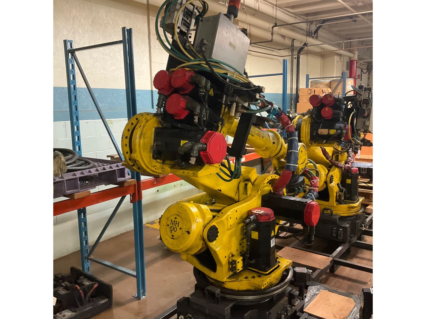 2000 FANUC S-430I W ARTICULATED ROBOT - undefined