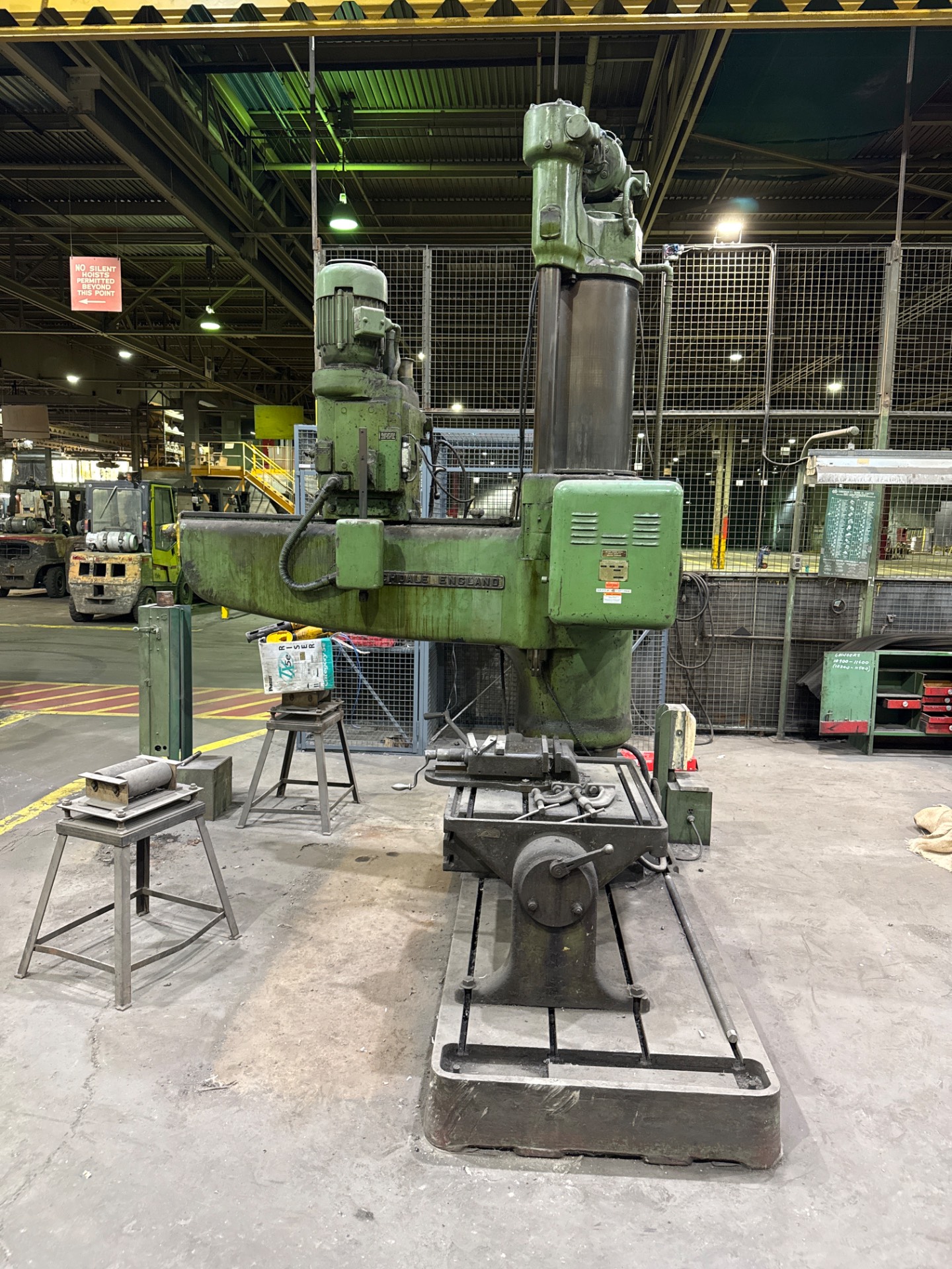 JAMES ARCHDALE & CO. RADIAL ARM DRILLING MACHINE, 5.2 HP, 550V, 5 SPINDLE SPEEDS, 4 FEED RATES - undefined