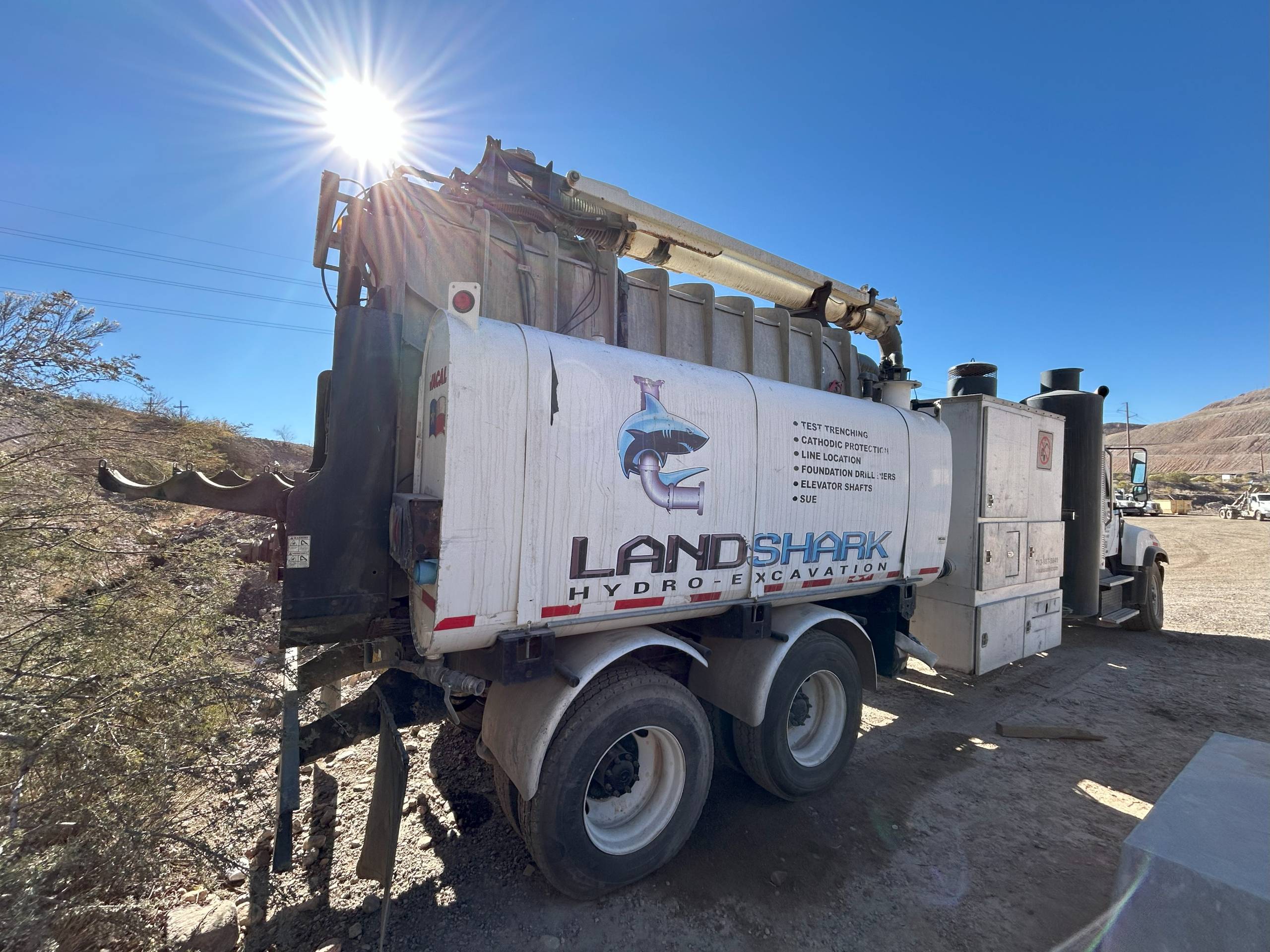 2014 LANDSHARK HYDRO-EXCAVATION TRUCK - FREIGHTLINER - undefined