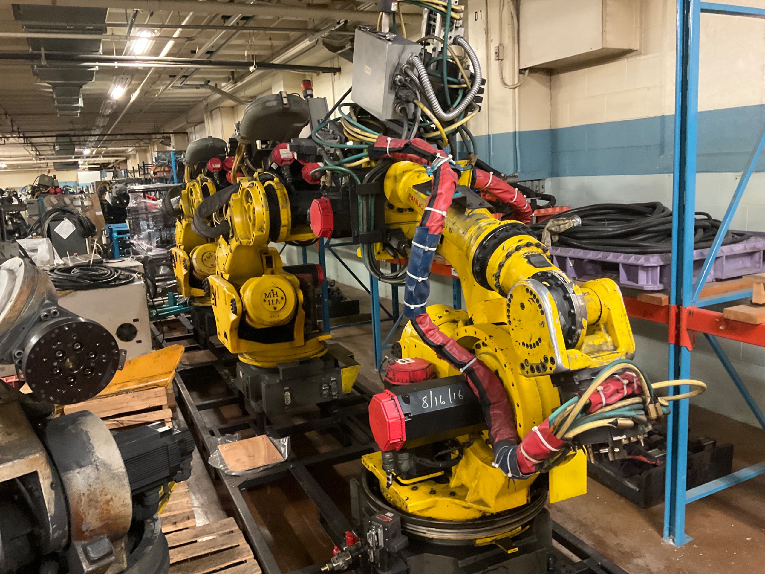 2000 FANUC S-430I W ARTICULATED ROBOT - undefined