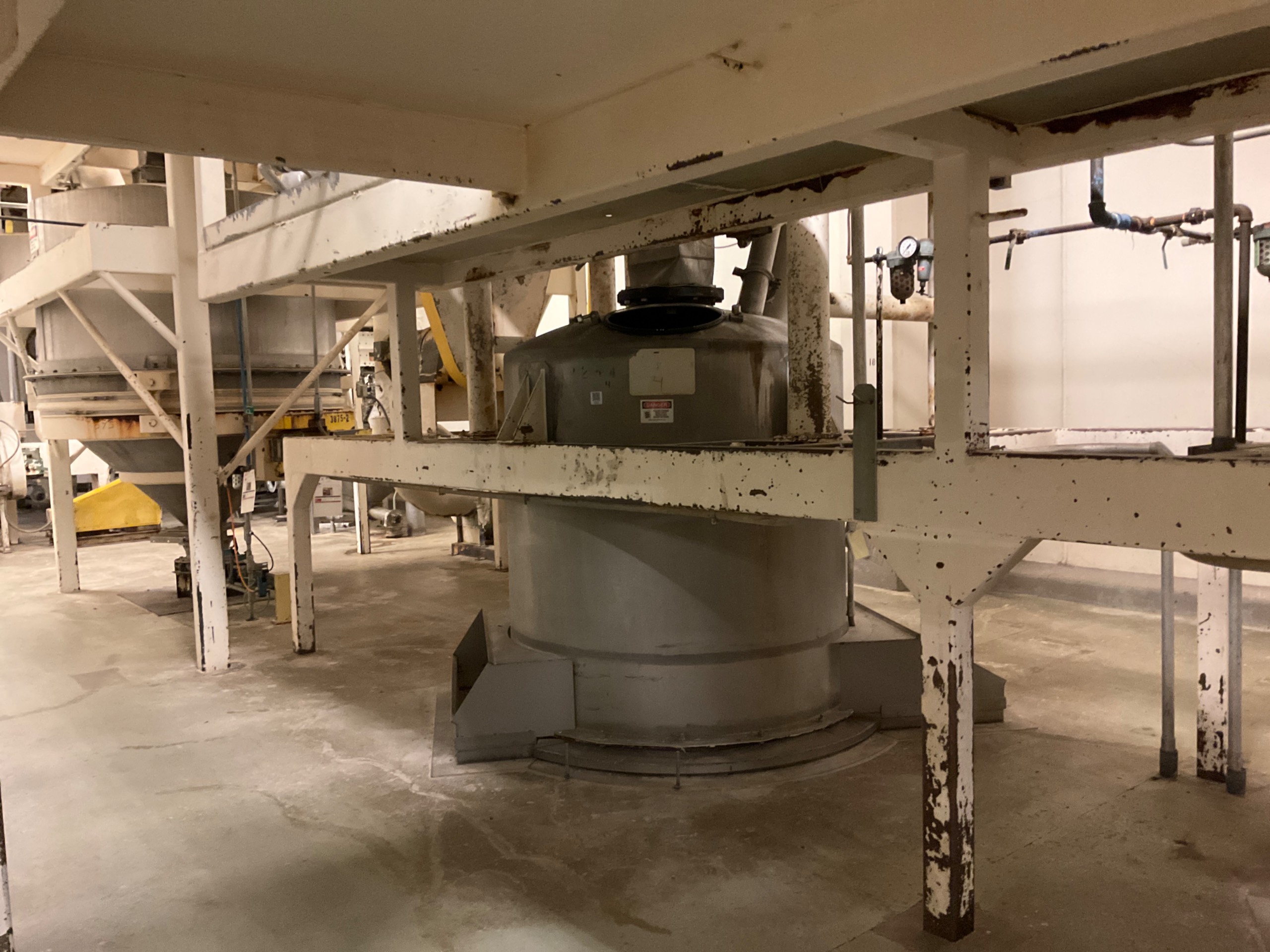 VIBRA SCREW INCORPARETED VIBRATORY STORAGE TANK - undefined