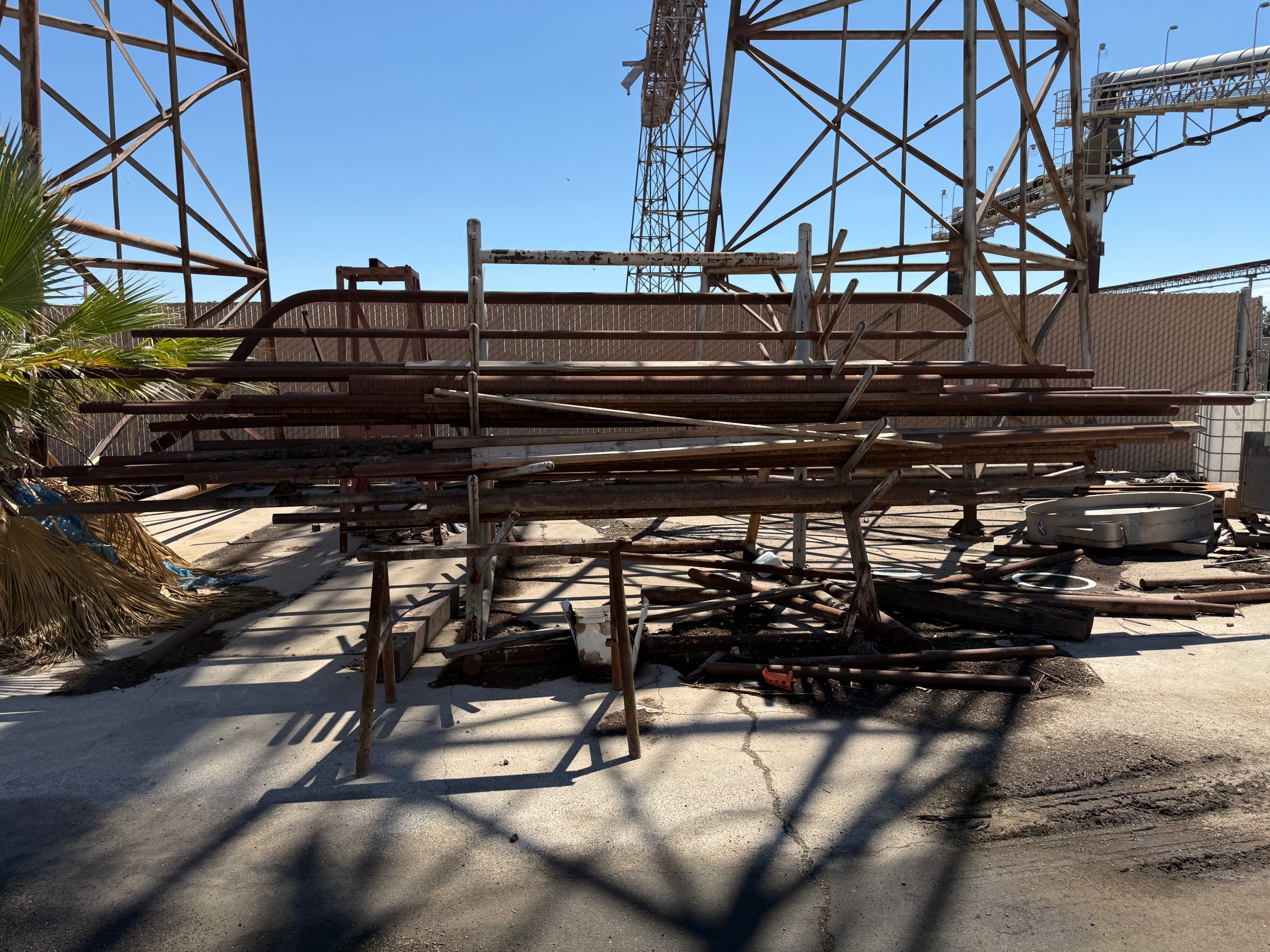 BULK QTY OF STEEL PIPES - undefined