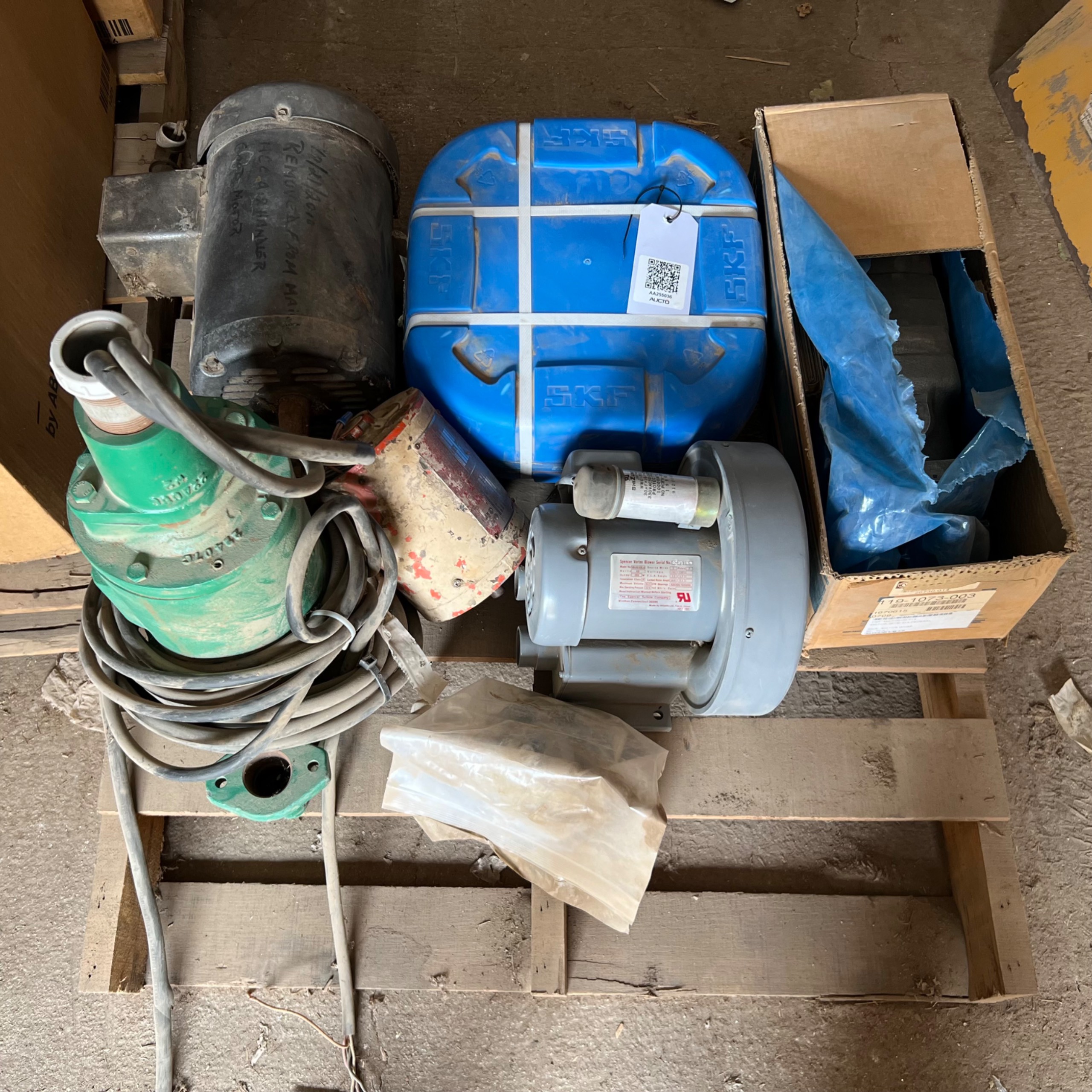 BULK QTY OF INDUSTRIAL PARTS - undefined