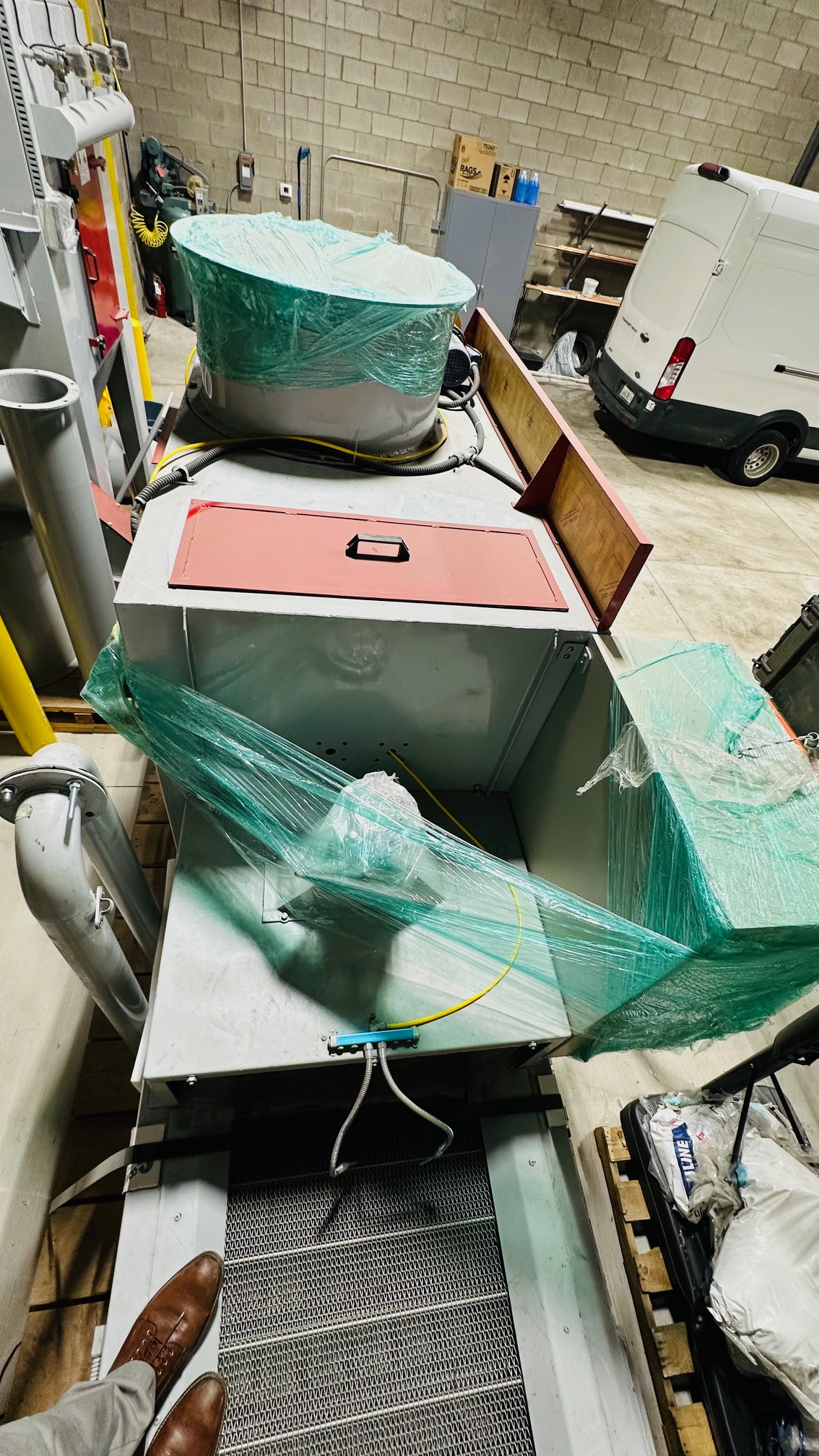 2021 GROWELL VIETNAM GSS-1000-8SG CONVEYOR SAND BLASTING MACHINE - undefined