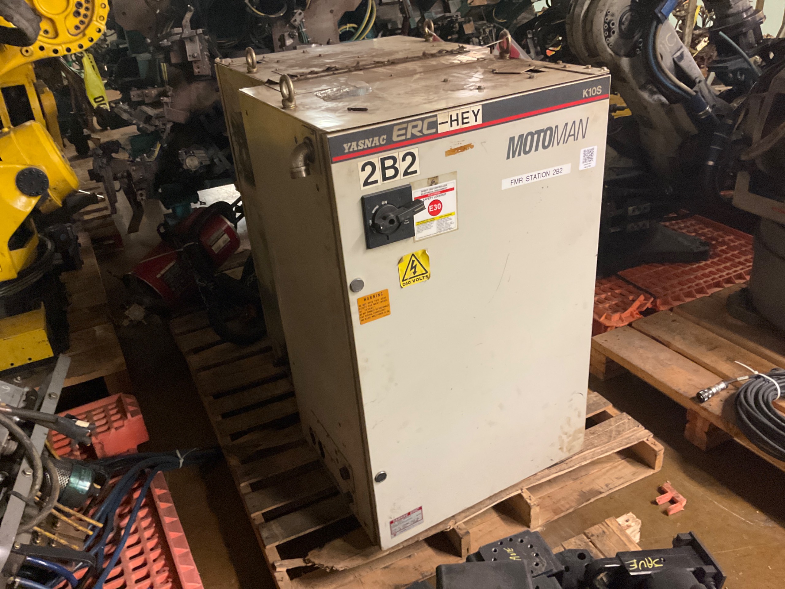 1991 YASKAWA YASNAC ERC K10S ROBOT CONTROLLER - undefined