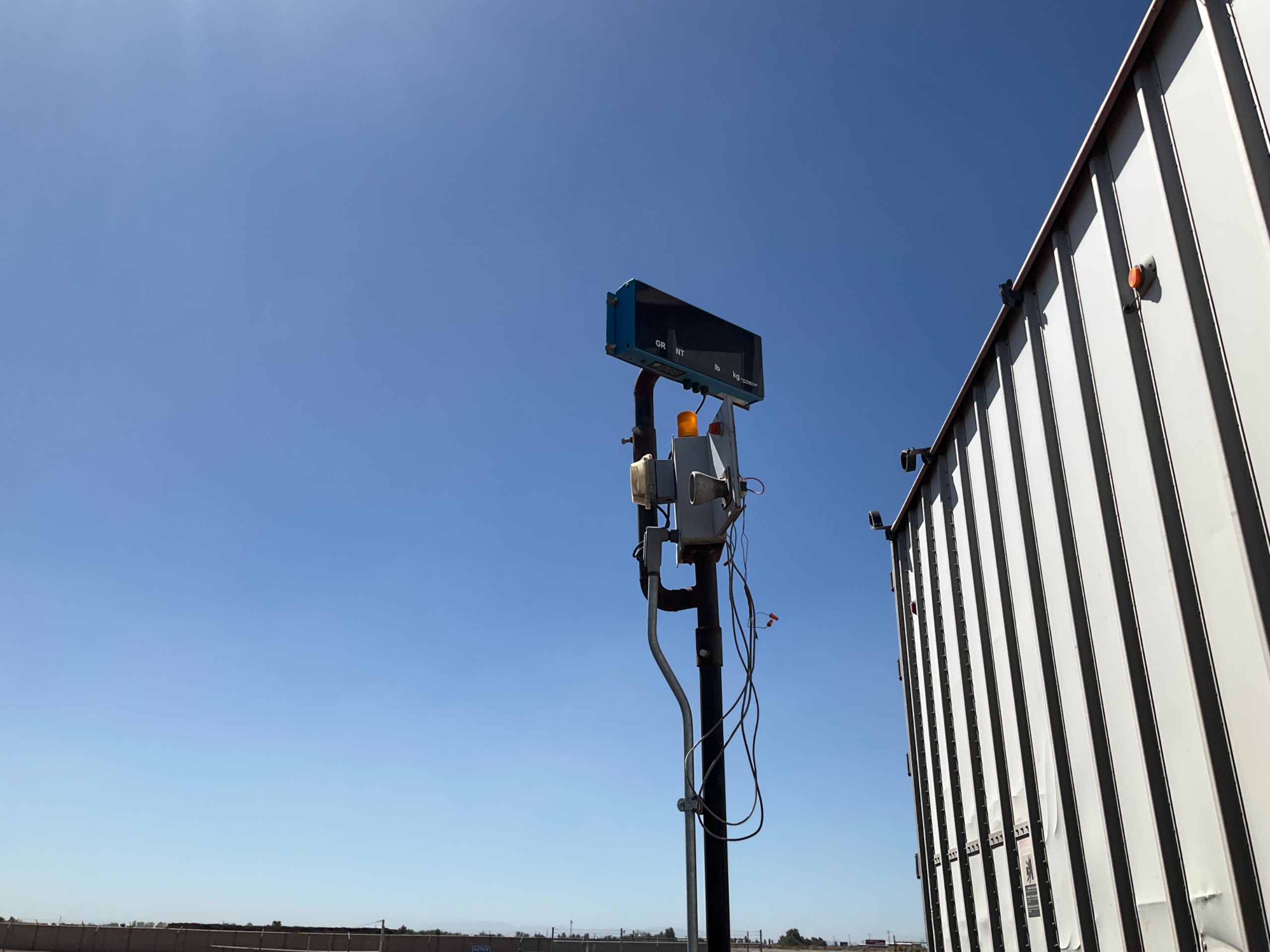 AVERY WEIGH-TRONIX BMS 7011-100T J 75 TRUCK SCALE - undefined