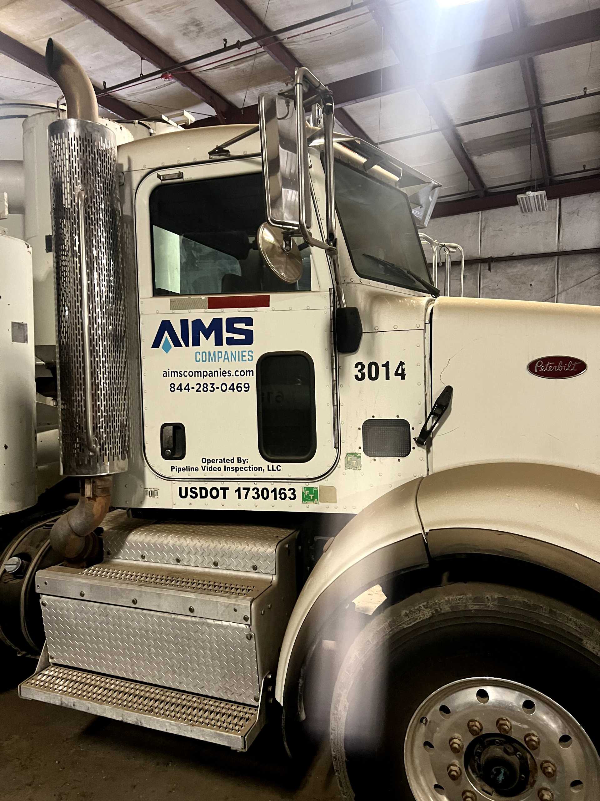 2011 SUPER PRODUCTS INDUSTRIAL VACUUM TRUCK - PETERBILT - undefined